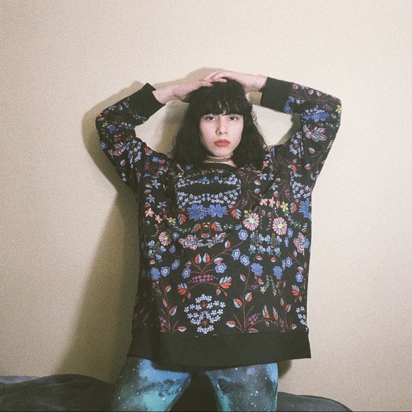 Colorful Sweater / Sweatshirt 🍁 / crewneck - Picture 2 of 3